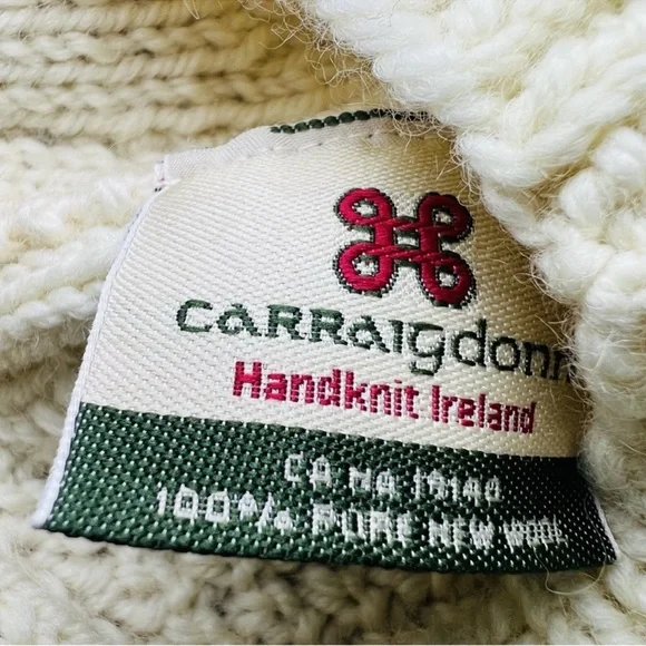 Carraigdonn Handknit Wool Beret Beanie Cream Ivory Pom Pom Hat NWT - Picture 6 of 6